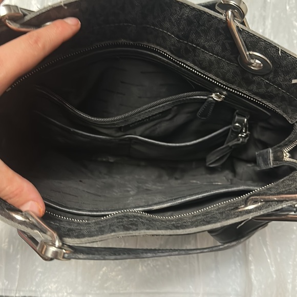 Michael Kors Shoulder Bag Medium/Large Size - Picture 2 of 2